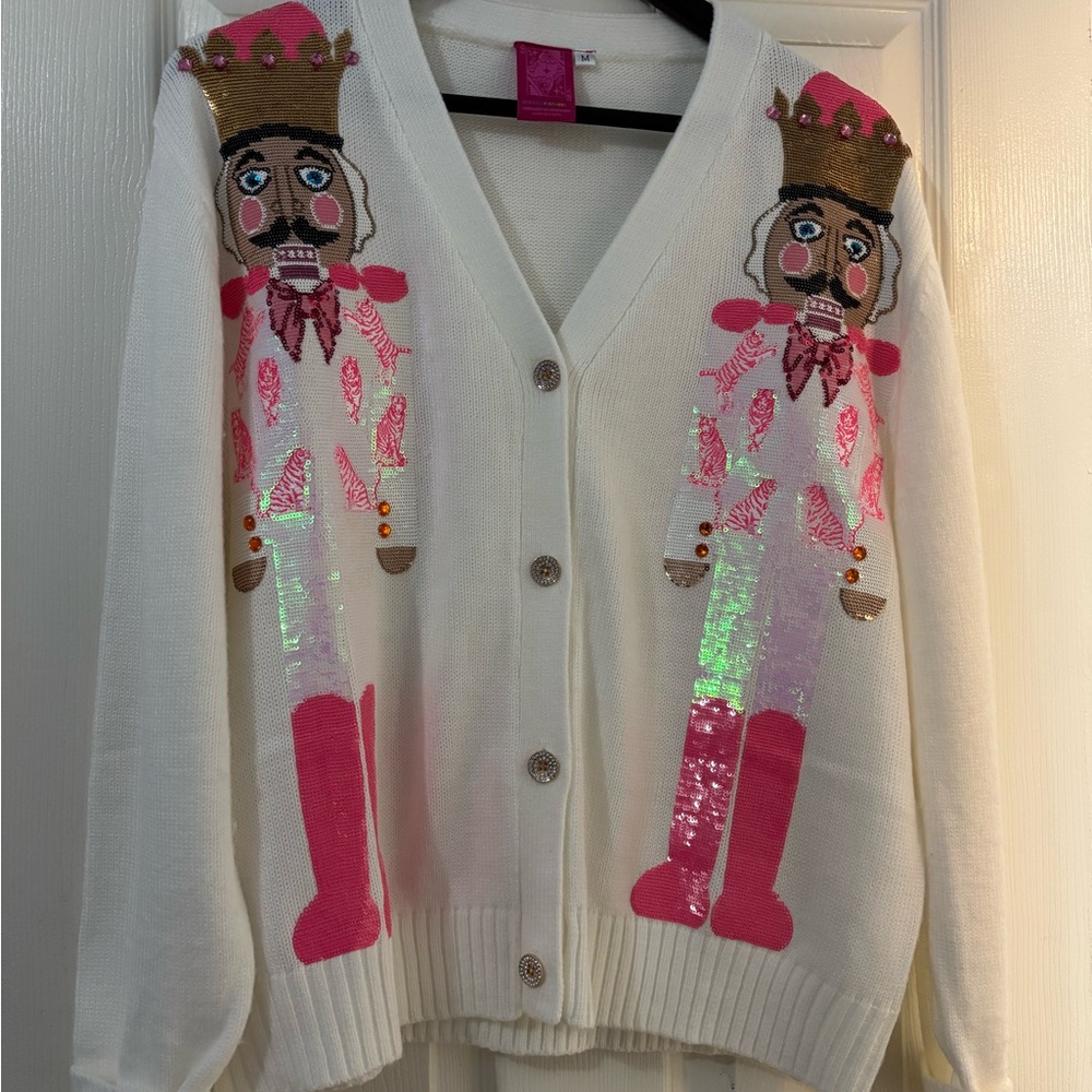 Queen of Sparkles Cardigan with Nutcracker Design SZ Medium
EUC
Worn once